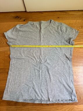 Gap Classic Gray Crewneck Women's Tee - Comfortable Everyday Top